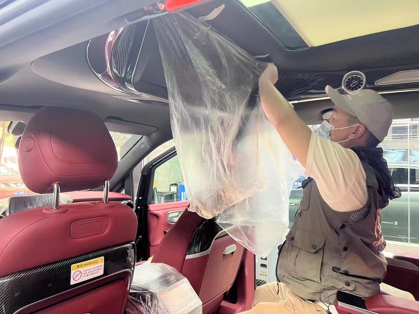 如何知道新車是否甲醛超標，車內(nèi)異味如何解決